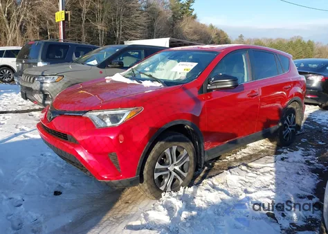 2017 Toyota Rav4 Le z USA, uszkodzony, nr VIN JTMBFREV8HJ159869